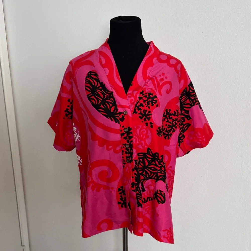 Vibrant Red and Black Women's Top - Picture 1 of 5
